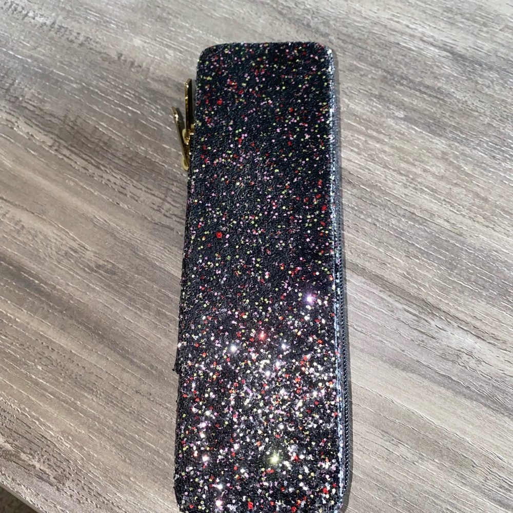 This is a good makeup box used for travel.